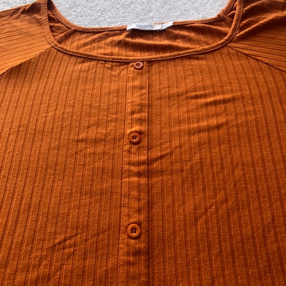 Ricki’s  burnt orange  button up top, short sleeves. Button top, new or like new - Picture 2 of 6